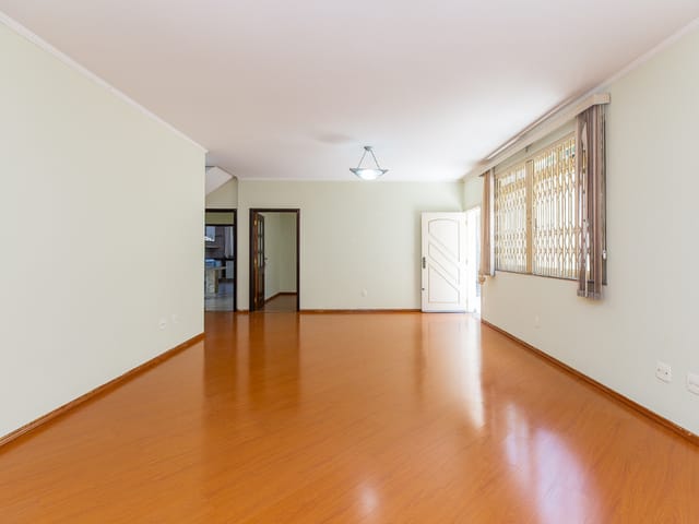 Casa com 720m² 4 quartos e 5 banheiros, à venda, no bairro Planalto Paulista em São Paulo