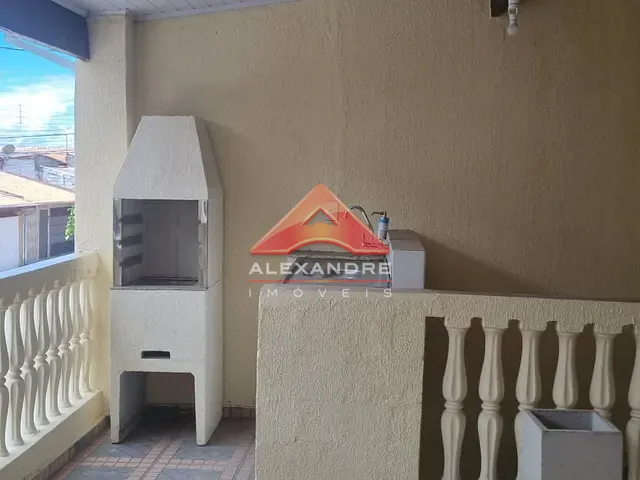 Casa com 150m² 3 quartos e 5 banheiros, à venda, no bairro Campos de São José em São José dos Campos