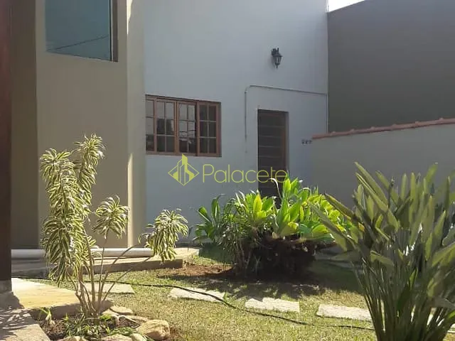 Casa com 450m² 3 quartos e 2 banheiros, à venda, no bairro Jardim Residencial Doutor Lessa em Pindamonhangaba