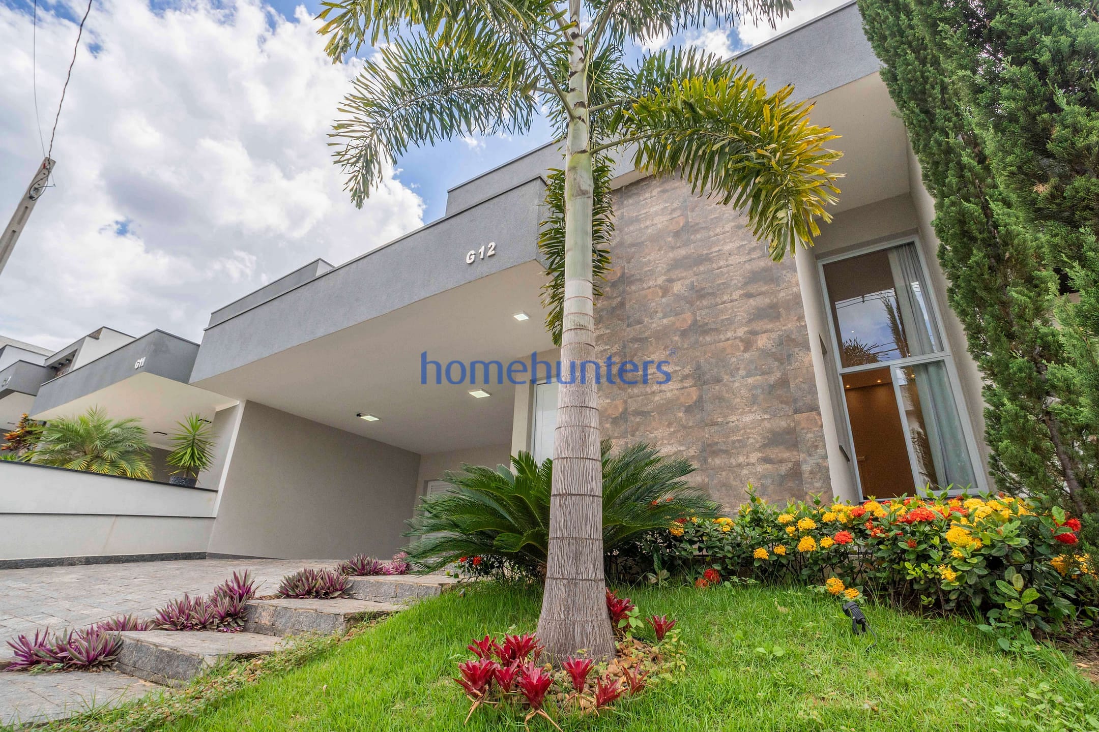 Casa à venda com 3 quartos, 180m² - Foto 1