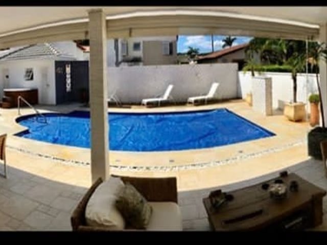 Casa com 500m² 4 quartos e 6 banheiros, à venda, no bairro Alphaville em Santana de Parnaíba