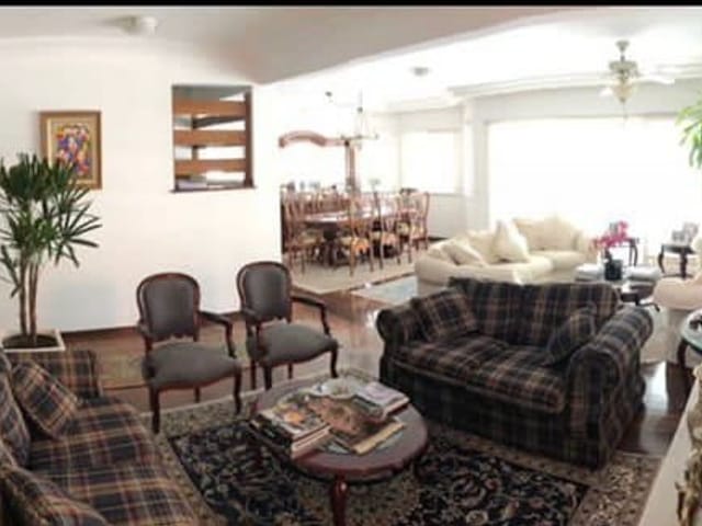 Casa com 500m² 4 quartos e 6 banheiros, à venda, no bairro Alphaville em Santana de Parnaíba