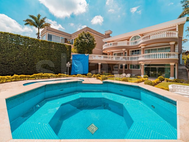 Casa com 1050m² 4 quartos e 7 banheiros, à venda ou para alugar, no bairro Tamboré em Santana de Parnaíba
