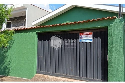 Casa à venda com 3 quartos, 150m² - Foto 1