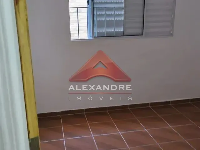 Casa com 10m² 3 quartos e 1 banheiro, para alugar, no bairro Jardim Bela Vista em São José Dos Campos
