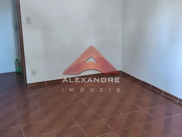 Casa com 10m² 3 quartos e 1 banheiro, para alugar, no bairro Jardim Bela Vista em São José Dos Campos