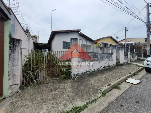 Casa com 275m² 3 quartos e 1 banheiro, à venda, no bairro Jardim Ismênia em São José dos Campos