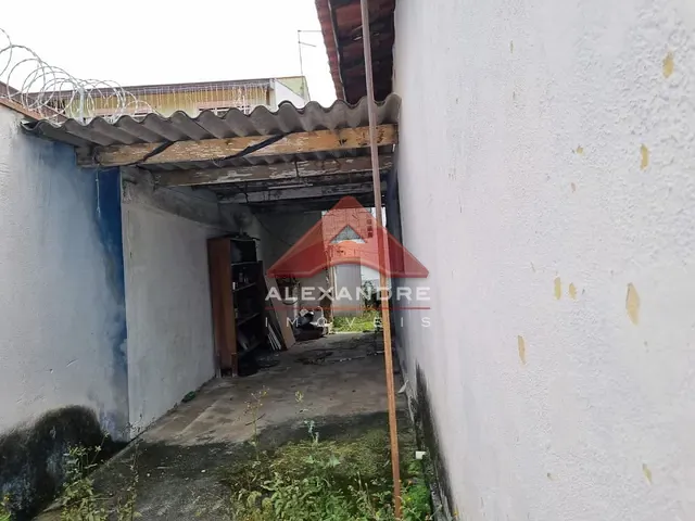 Casa com 275m² 3 quartos e 1 banheiro, à venda, no bairro Jardim Ismênia em São José dos Campos