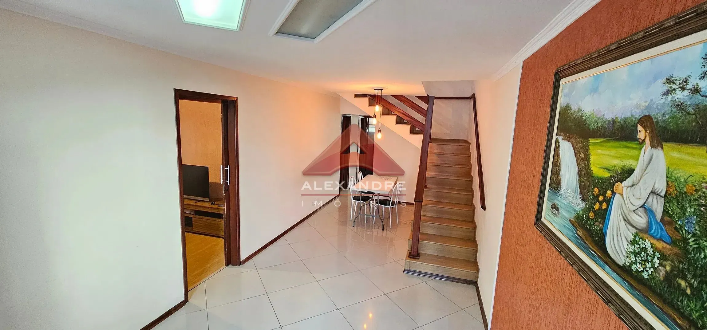 Casa, 6 quartos, 180 m² - Foto 1