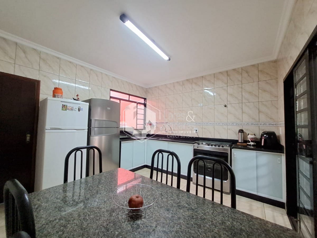 Casa à venda com 3 quartos, 211m² - Foto 20