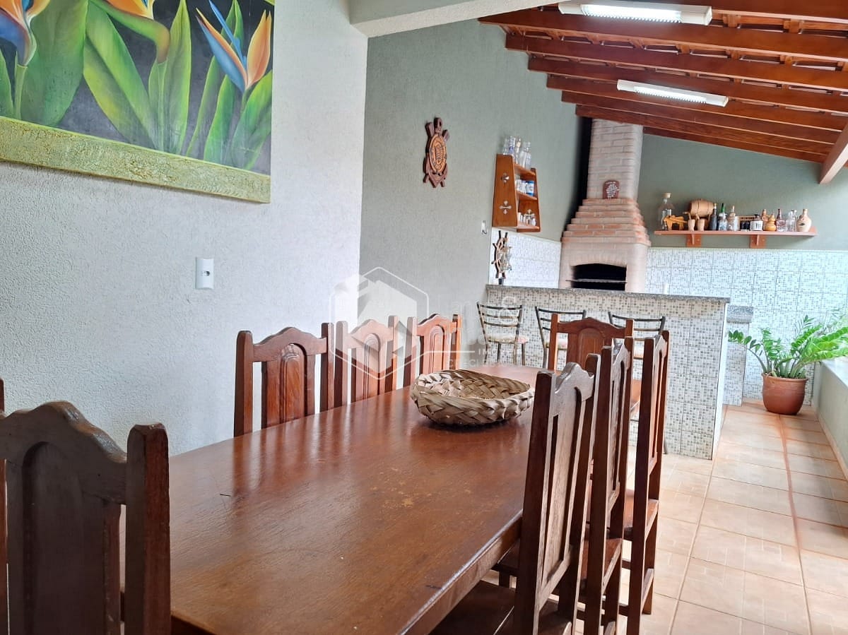 Casa à venda com 3 quartos, 211m² - Foto 27