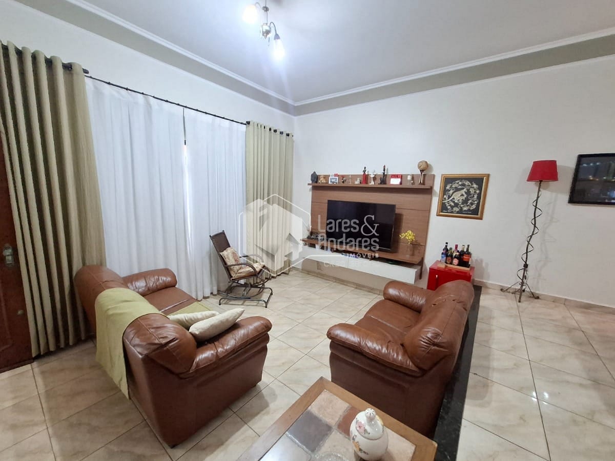 Casa à venda com 3 quartos, 211m² - Foto 6