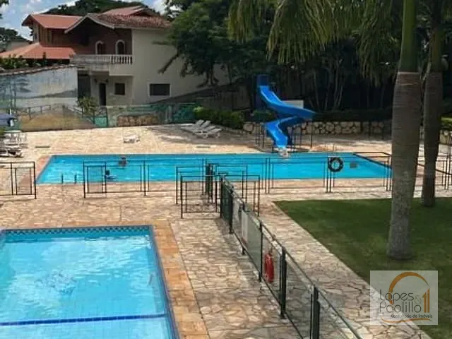 Casa com 570m² 4 quartos e 3 banheiros, à venda, no bairro Condomínio Portal das Hortências em Atibaia
