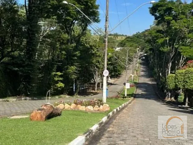 Casa com 570m² 4 quartos e 3 banheiros, à venda, no bairro Condomínio Portal das Hortências em Atibaia