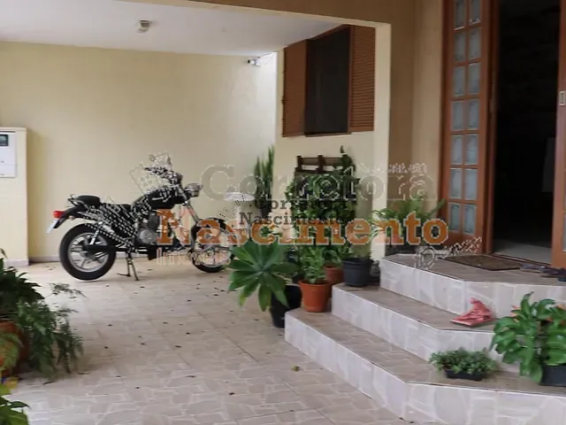 Casa com 237m², à venda, no bairro Jardim Califórnia em Jacareí