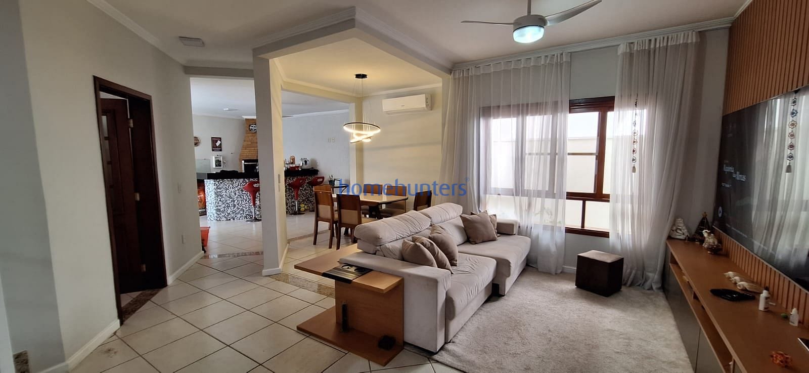 Casa à venda com 3 quartos, 217m² - Foto 2