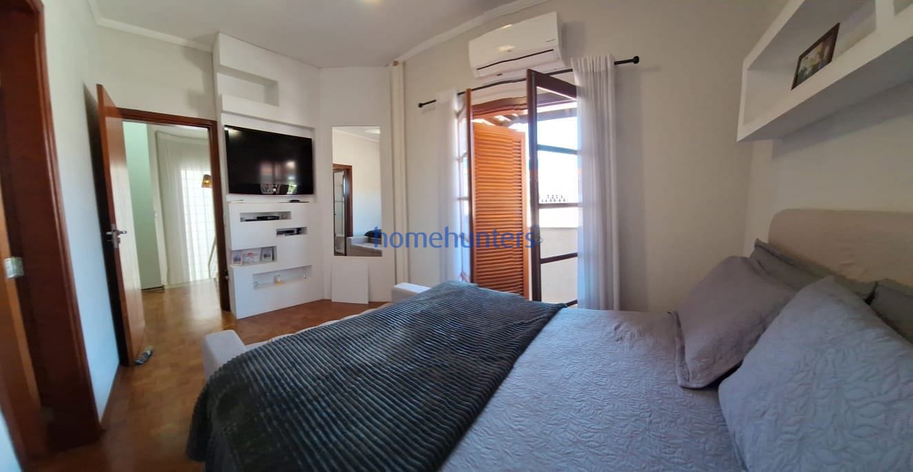 Casa à venda com 3 quartos, 217m² - Foto 16
