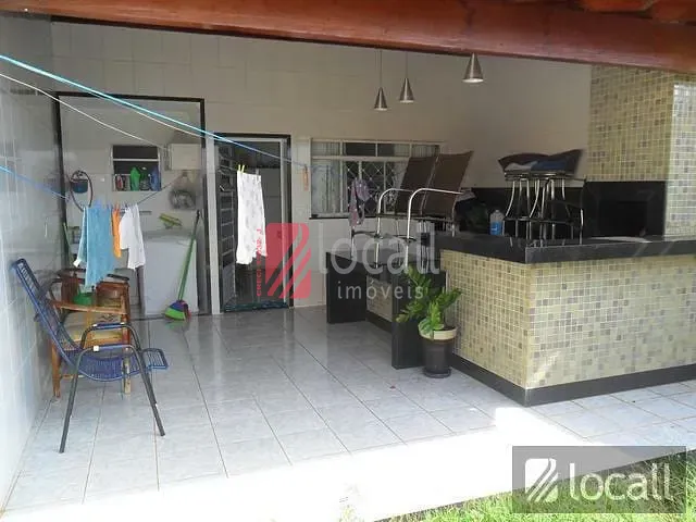 Casa com 3 quartos à venda, 155m² — foto 2 de 20