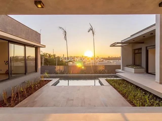 Casa com 1000m² 5 quartos e 6 banheiros, à venda, no bairro Jardim Residencial Saint Patrick em Sorocaba