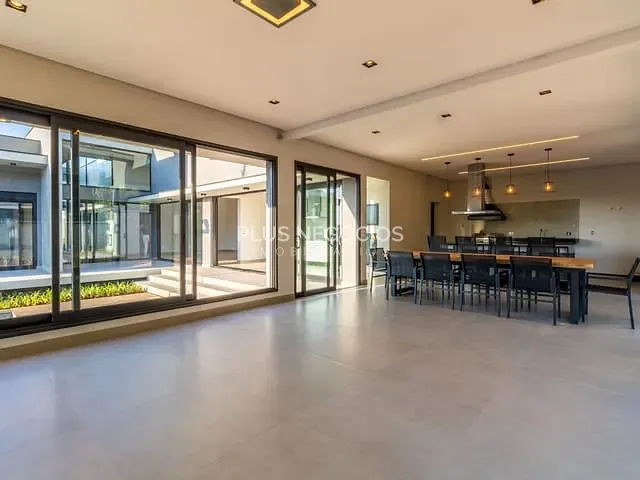 Casa com 1000m² 5 quartos e 6 banheiros, à venda, no bairro Jardim Residencial Saint Patrick em Sorocaba