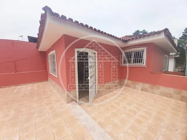 Casa com 250m² 3 quartos e 2 banheiros, à venda, no bairro Parque Santa Cecília em São Paulo