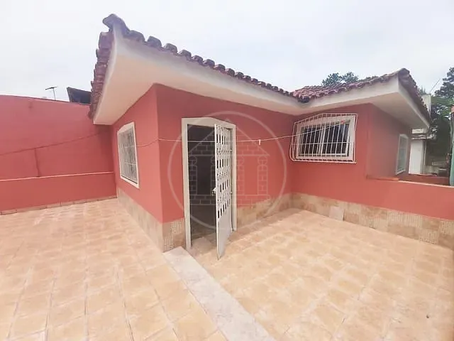 Casa com 250m² 3 quartos e 2 banheiros, à venda, no bairro Parque Santa Cecília em São Paulo
