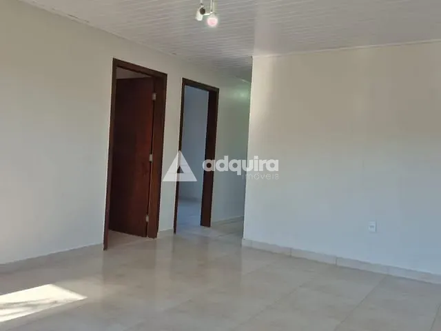 Casa 3 quartos e 2 banheiros, à venda, no bairro Uvaranas em Ponta Grossa