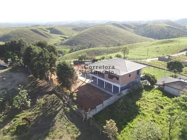 Casa com 1250m² 4 quartos e 1 banheiro, à venda, no bairro Buquirinha em São José dos Campos