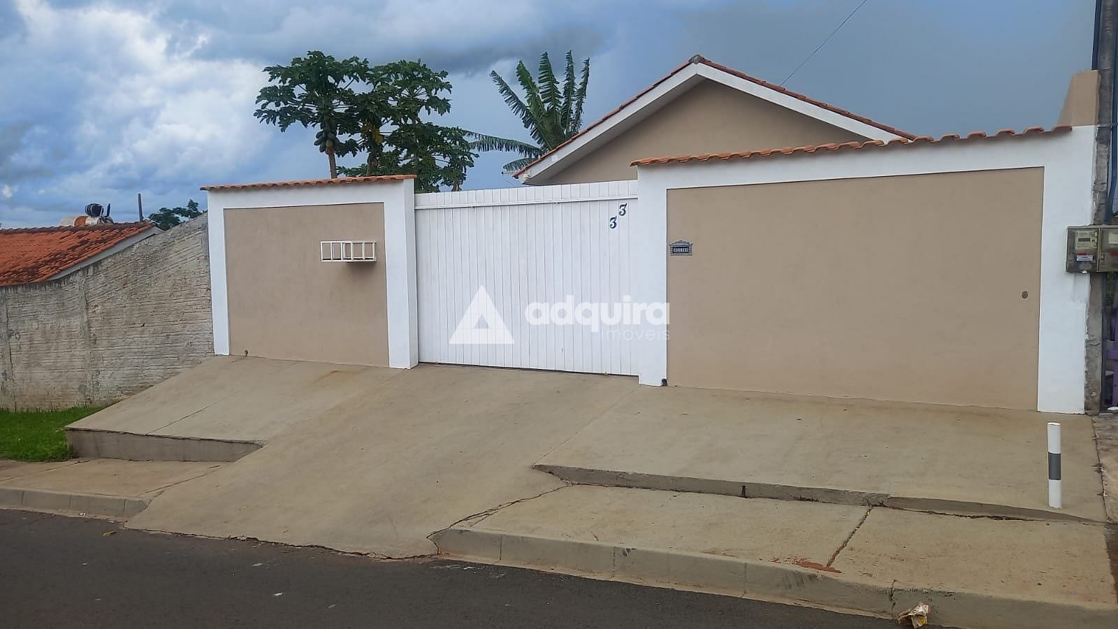 Casa à venda com 2 quartos, 60m² - Foto 1