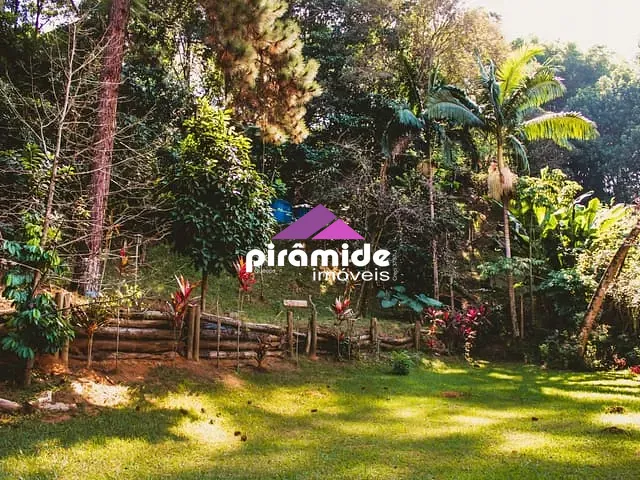 Casa com 3600m² 3 quartos e 4 banheiros, à venda, no bairro Bosque dos Eucaliptos em São José dos Campos