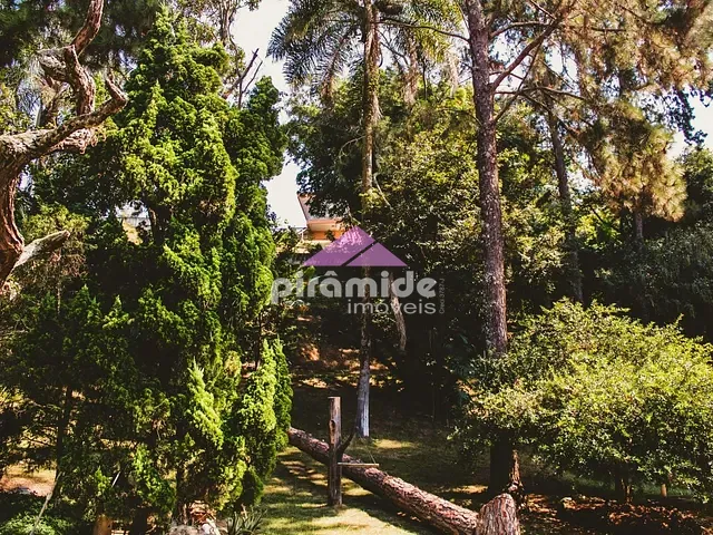 Casa com 3600m² 3 quartos e 4 banheiros, à venda, no bairro Bosque dos Eucaliptos em São José dos Campos