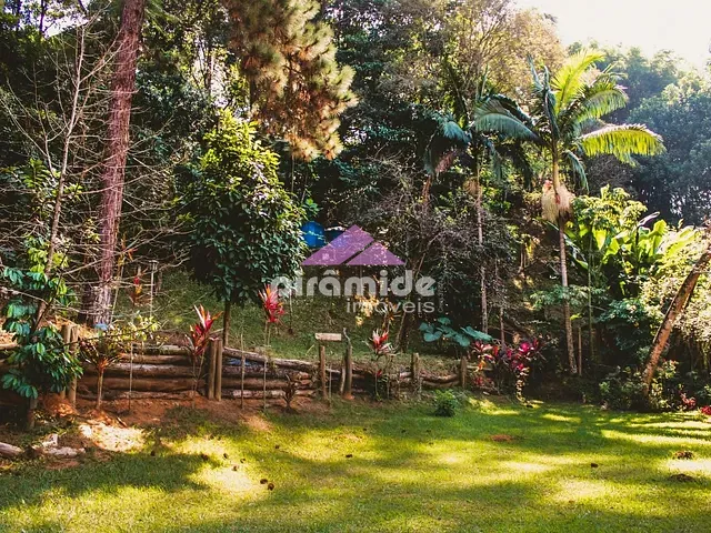 Casa com 3600m² 3 quartos e 4 banheiros, à venda, no bairro Bosque dos Eucaliptos em São José dos Campos