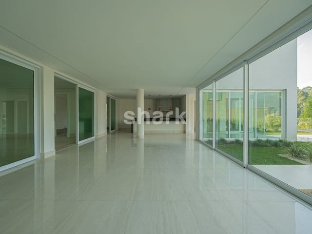 Casa com 1200m² 6 quartos e 10 banheiros, à venda ou para alugar, no bairro Tamboré em Santana de Parnaíba