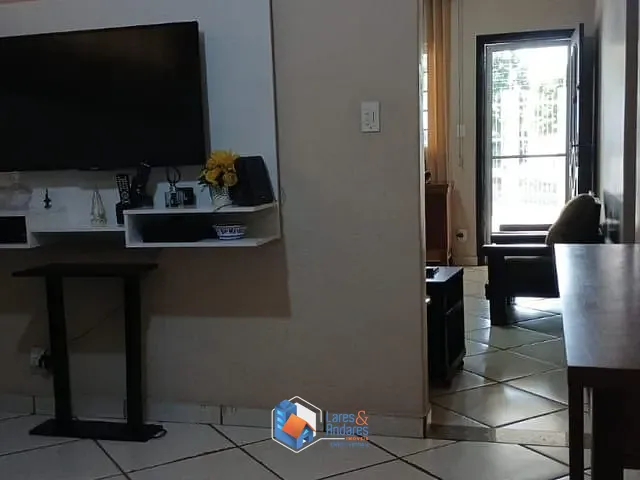Casa com 250m² 4 quartos e 3 banheiros, à venda, no bairro Independência em Ribeirão Preto