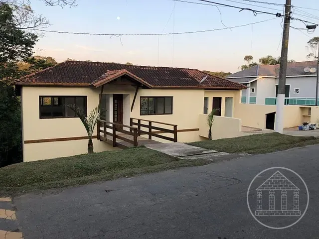 Casa com 715m² 3 quartos e 3 banheiros, à venda, no bairro Loteamento Chacaras Embu-Guacu em Embu-Guaçu