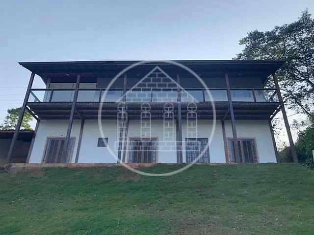 Casa com 715m² 3 quartos e 3 banheiros, à venda, no bairro Loteamento Chacaras Embu-Guacu em Embu-Guaçu