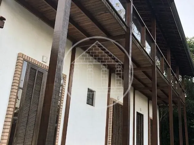 Casa com 715m² 3 quartos e 3 banheiros, à venda, no bairro Loteamento Chacaras Embu-Guacu em Embu-Guaçu