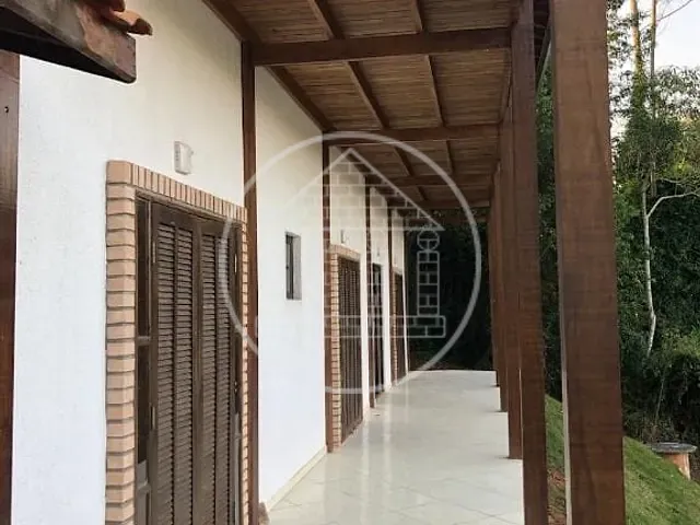 Casa com 715m² 3 quartos e 3 banheiros, à venda, no bairro Loteamento Chacaras Embu-Guacu em Embu-Guaçu