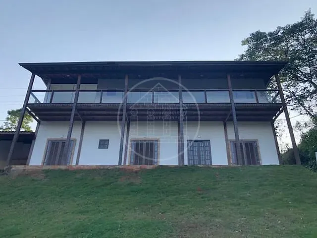 Casa com 715m² 3 quartos e 3 banheiros, à venda, no bairro Loteamento Chacaras Embu-Guacu em Embu-Guaçu