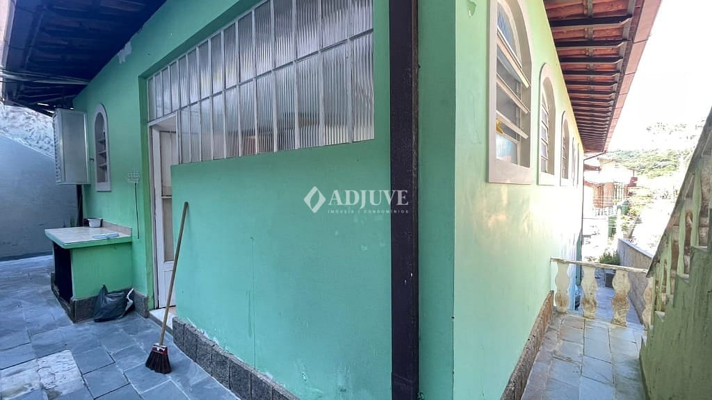 Casa à venda com 4 quartos, 179m² - Foto 16