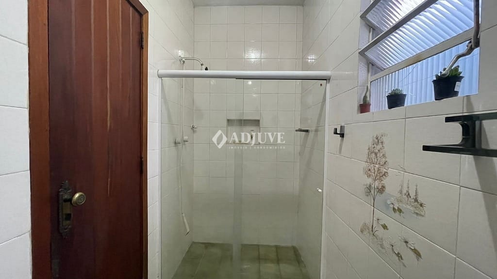 Casa à venda com 4 quartos, 179m² - Foto 8