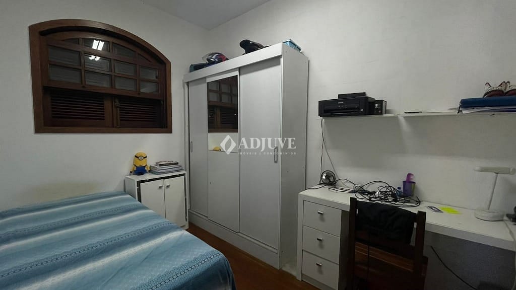 Casa à venda com 4 quartos, 179m² - Foto 2