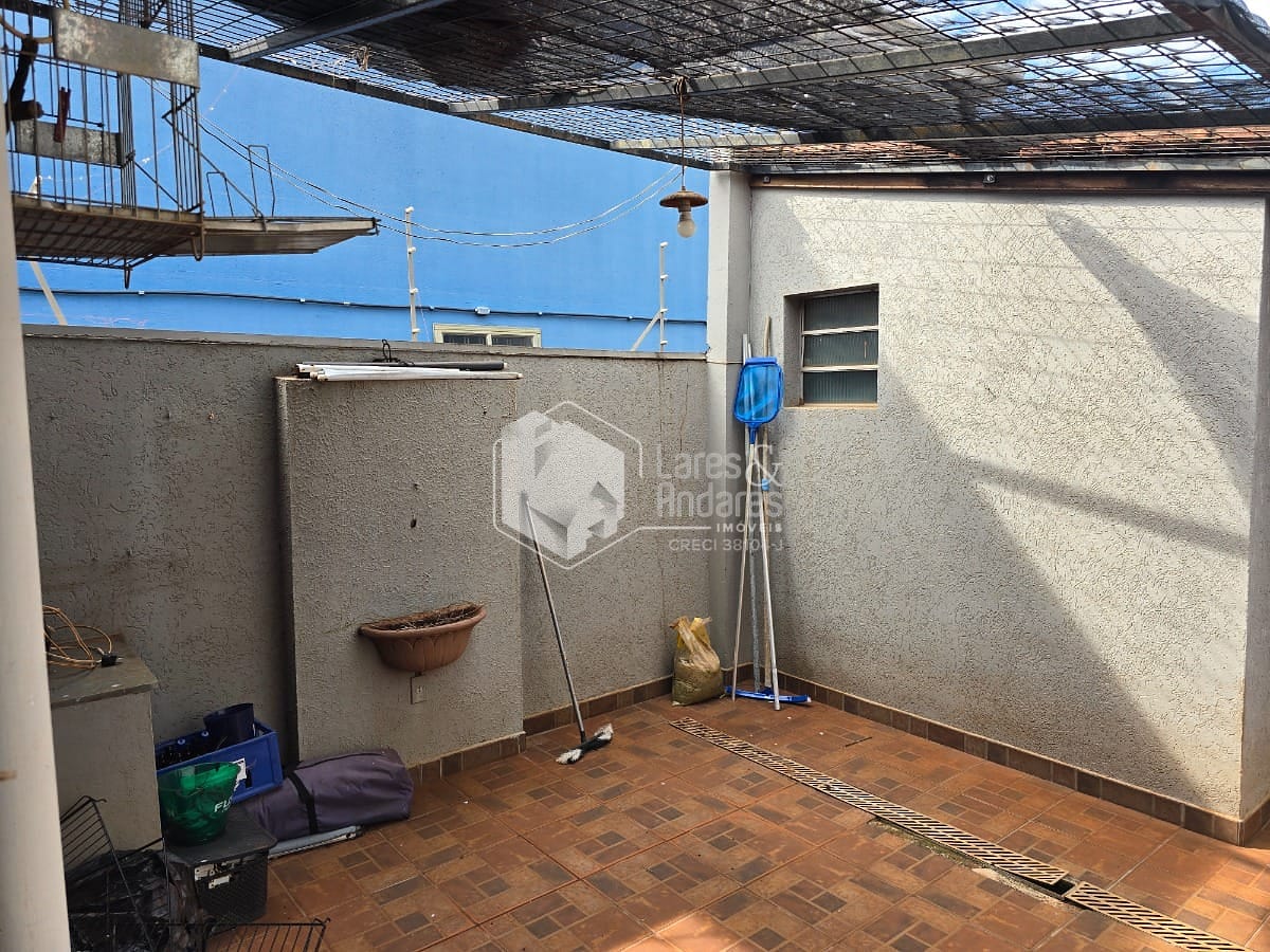 Casa à venda com 2 quartos, 160m² - Foto 11