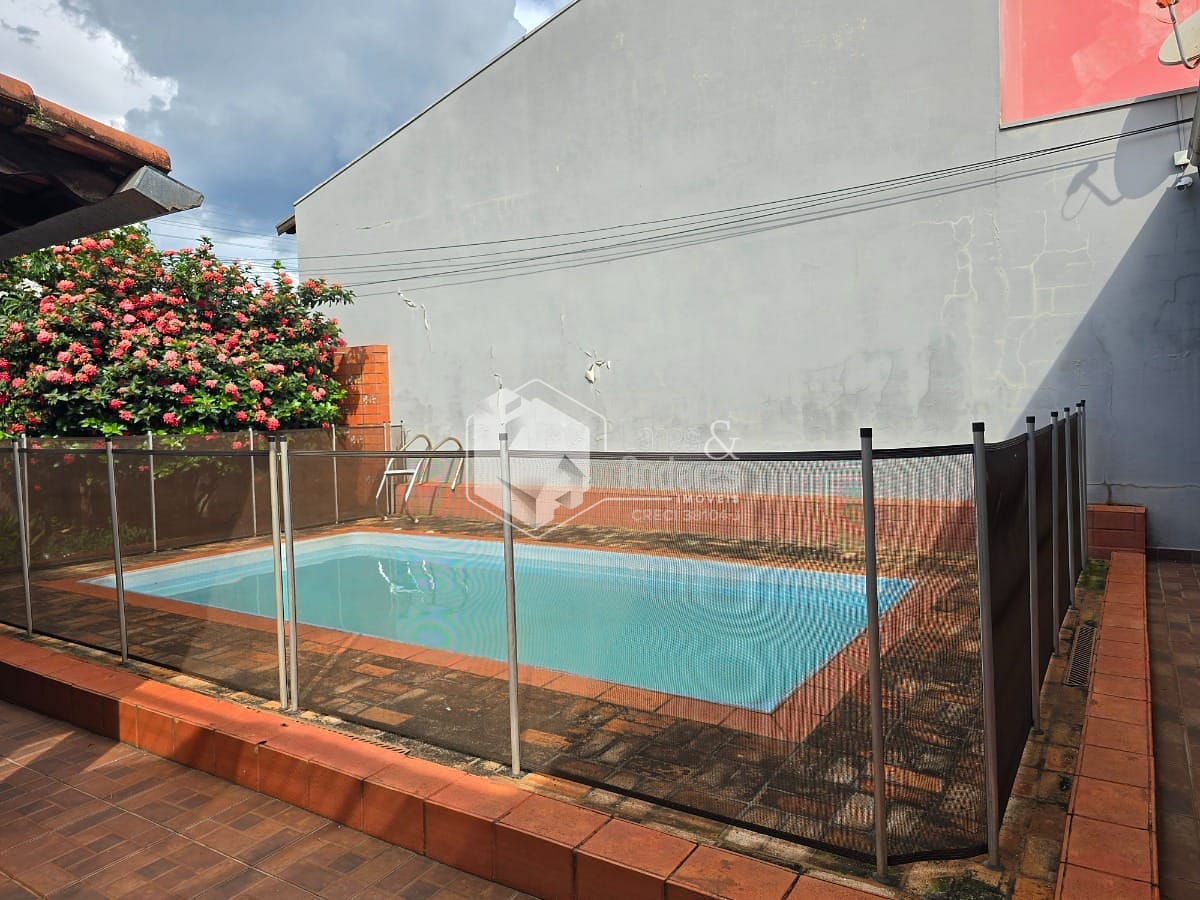 Casa à venda com 2 quartos, 160m² - Foto 2