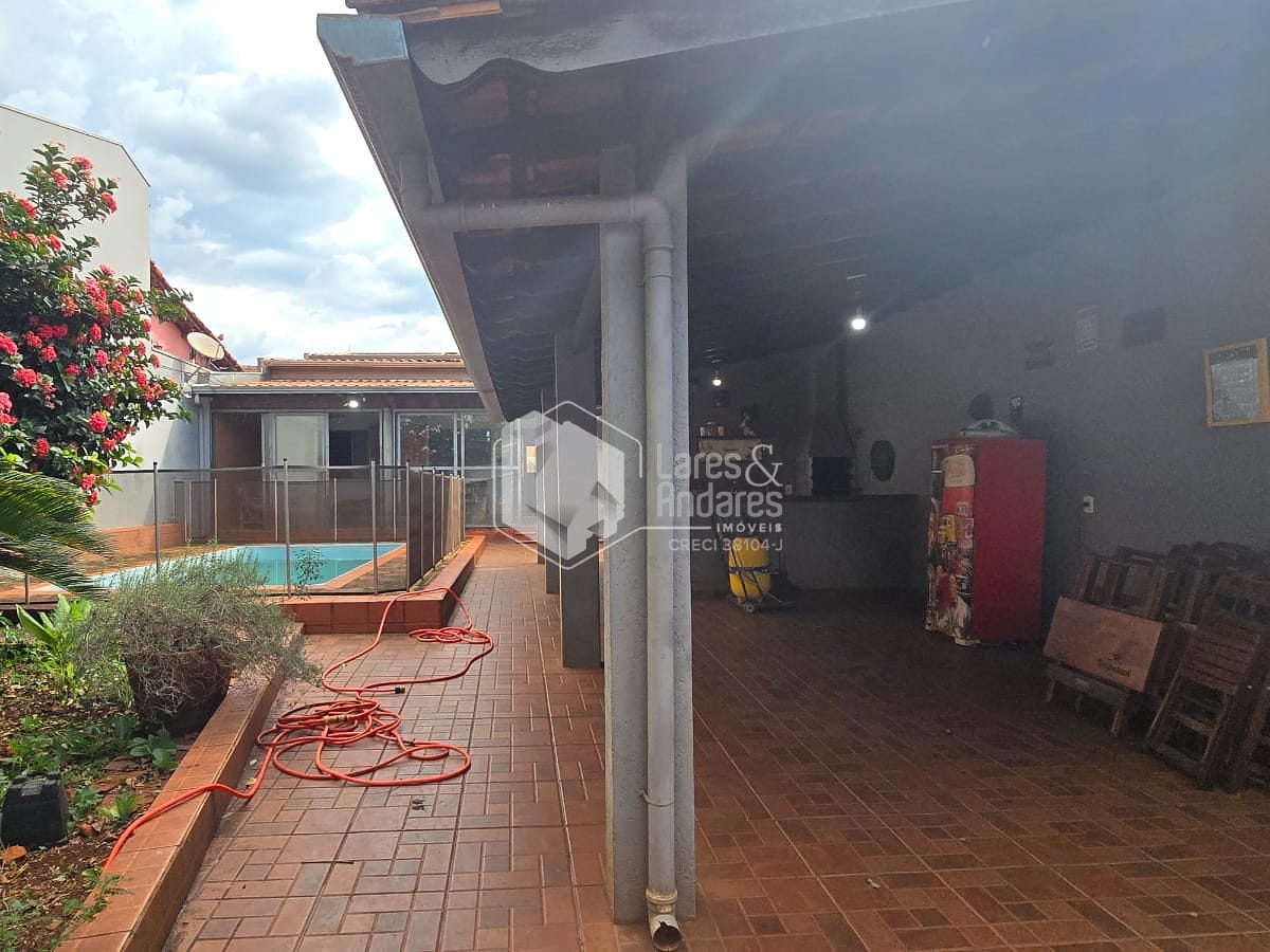 Casa à venda com 2 quartos, 160m² - Foto 4