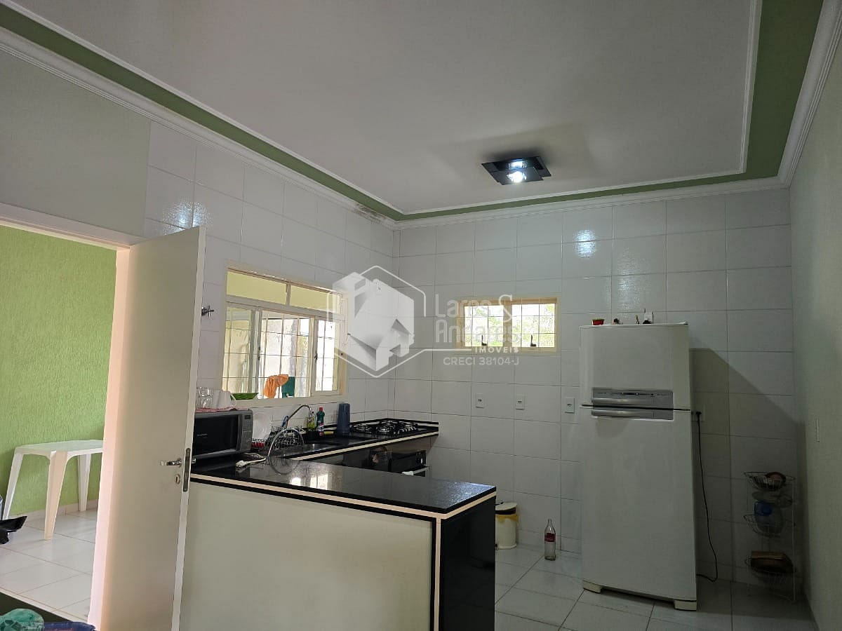 Casa à venda com 3 quartos, 207m² - Foto 4