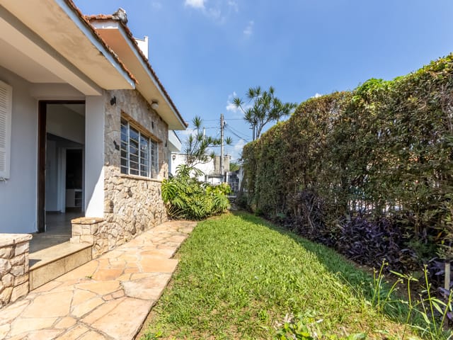 Casa com 298m² 6 quartos e 3 banheiros, à venda, no bairro Vila Sônia em São Paulo
