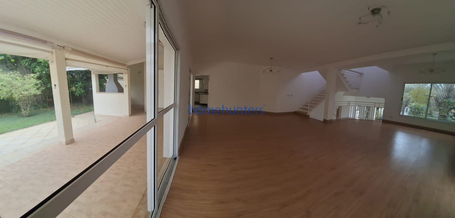 Casa à venda com 3 quartos, 264m² - Foto 5