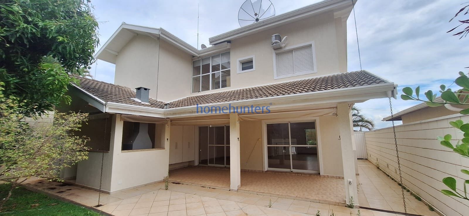 Casa à venda com 3 quartos, 264m² - Foto 2