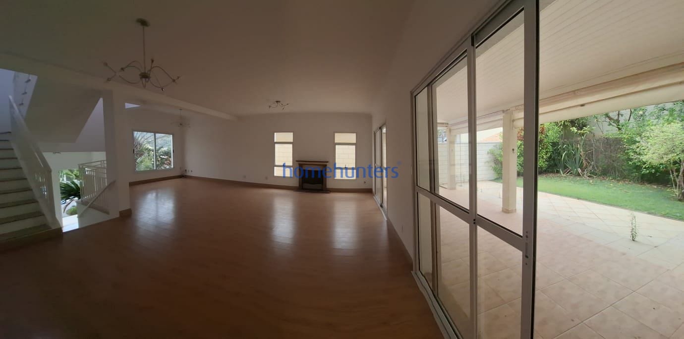 Casa à venda com 3 quartos, 264m² - Foto 4